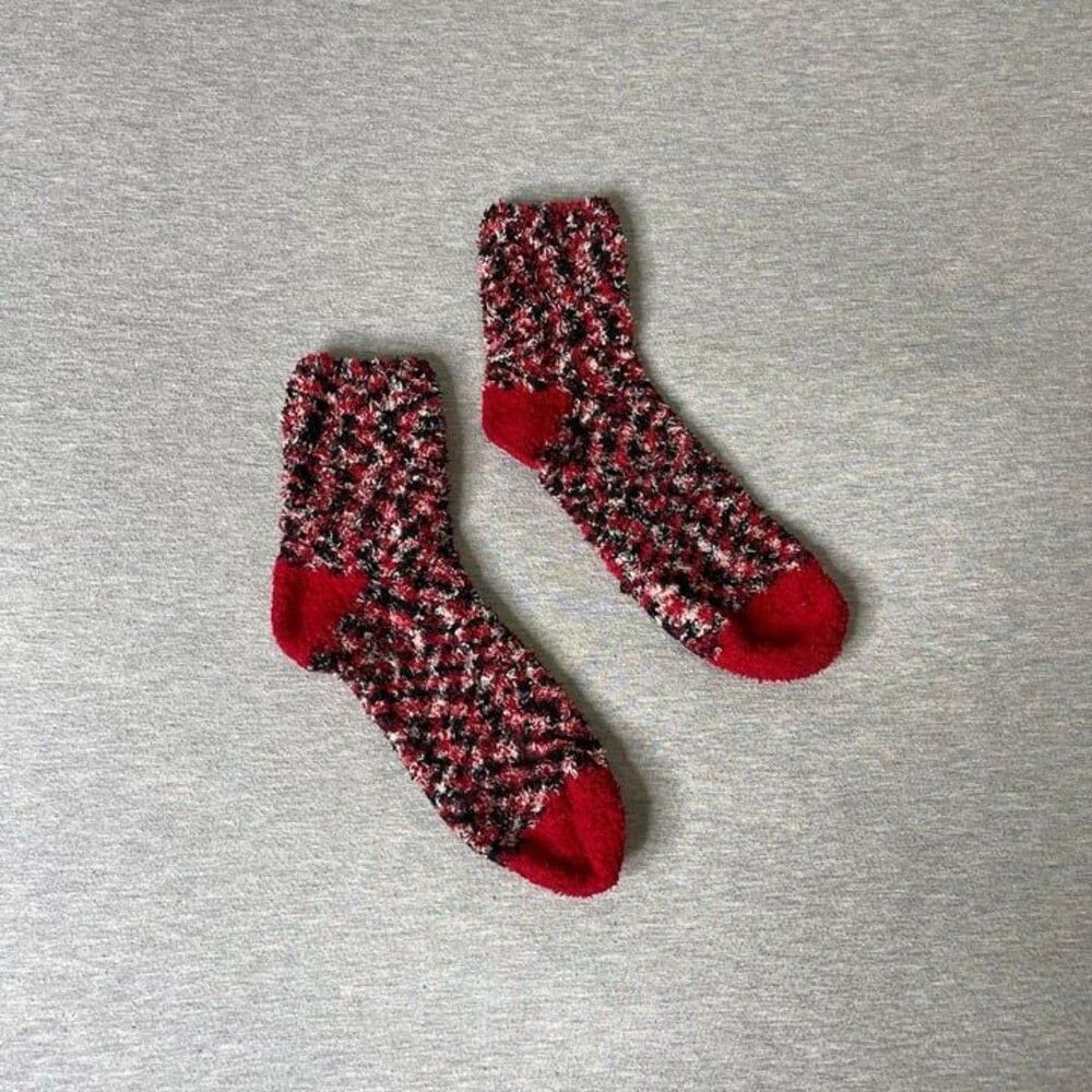 Victoria’s Secret Women’s Cozy Plush Crew Socks